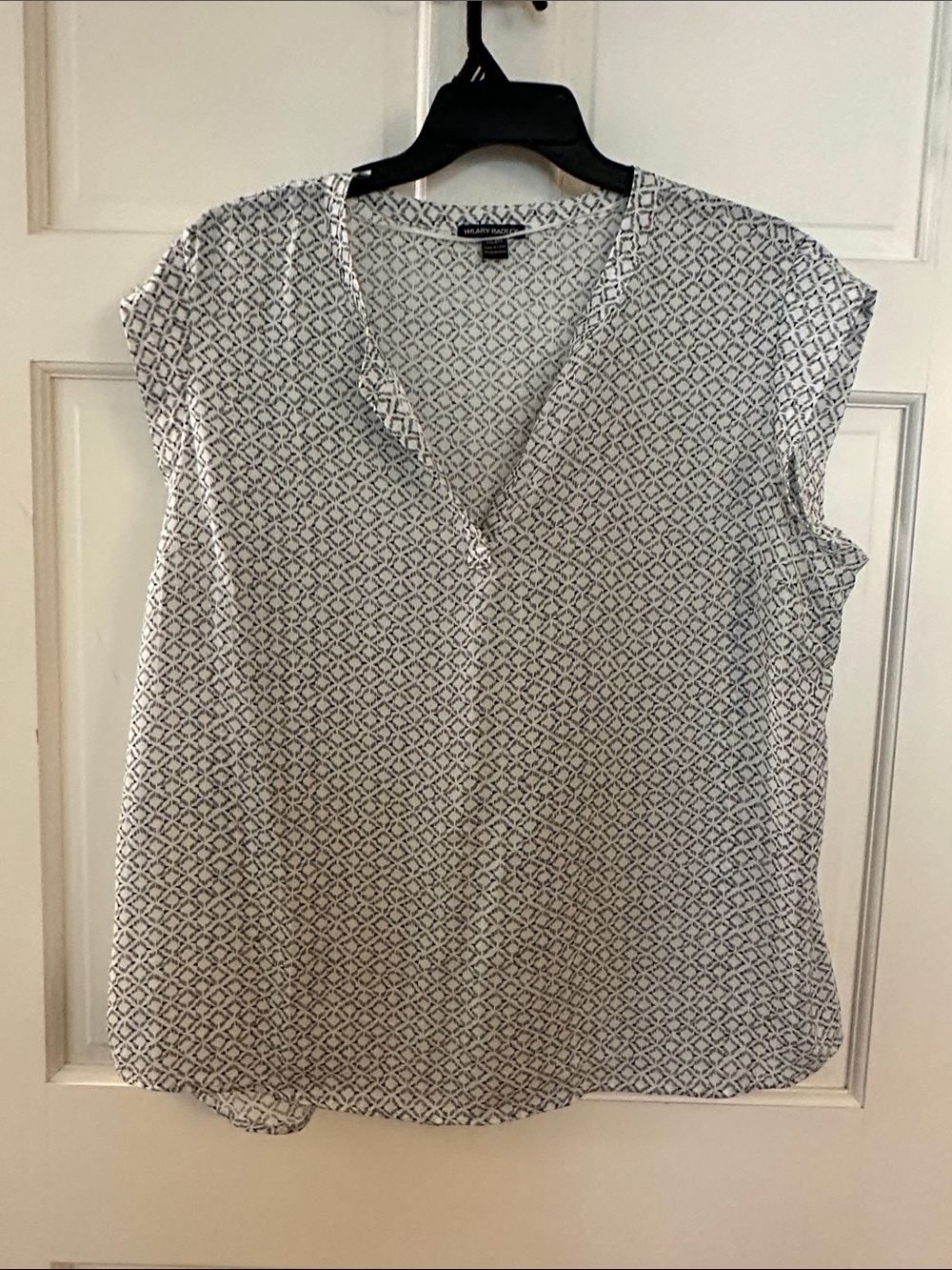 Kensie White Diamond-Print Split V-Neck Camisole